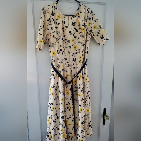 Dresses & Skirts - Vintage floral dress WITH POCKETS, 40s style M-L